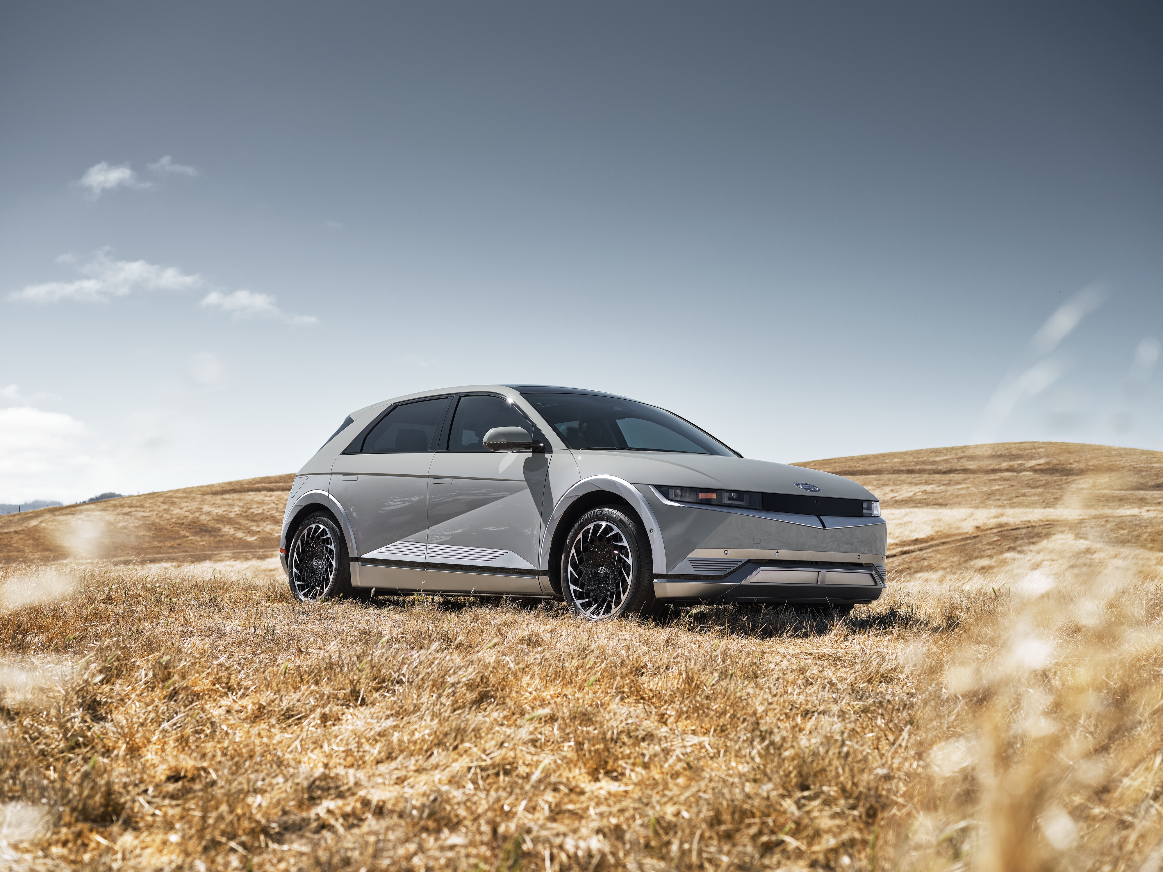 2025-Hyundai-IONIQ5-Limited-AWD-SUV-L22.jpg